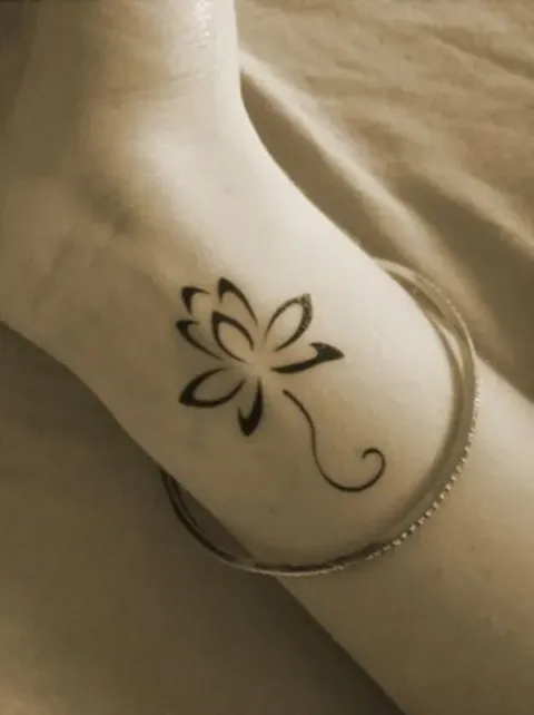 Guest's photo of the Lotus flower, Lotus flower, Overcoming all difficulties tattoo
